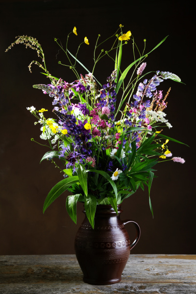 wildflower buket i en vase