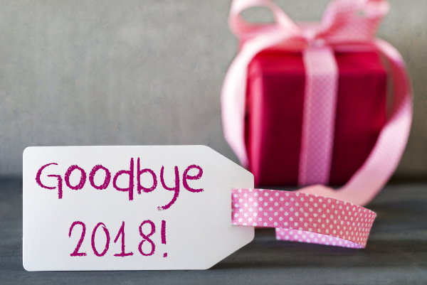 pink gift label texto goodbye 2018