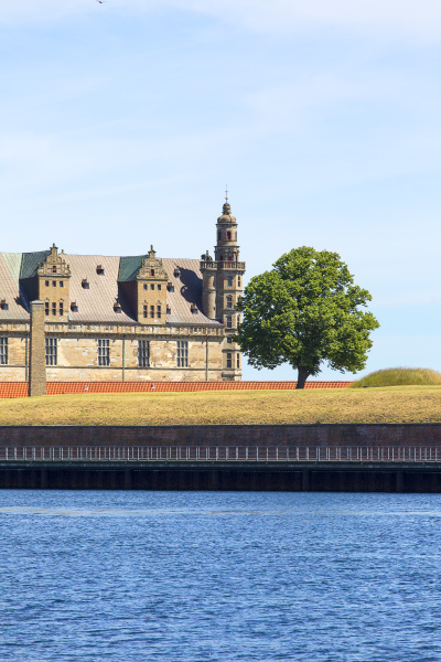 castelo medieval kronborg no estreito de