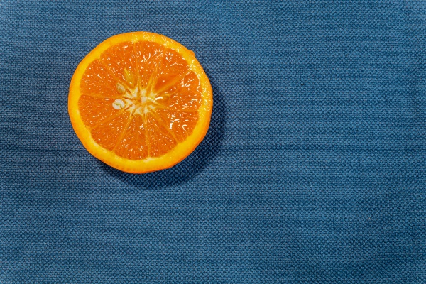 swieza pokrojona pomarancza