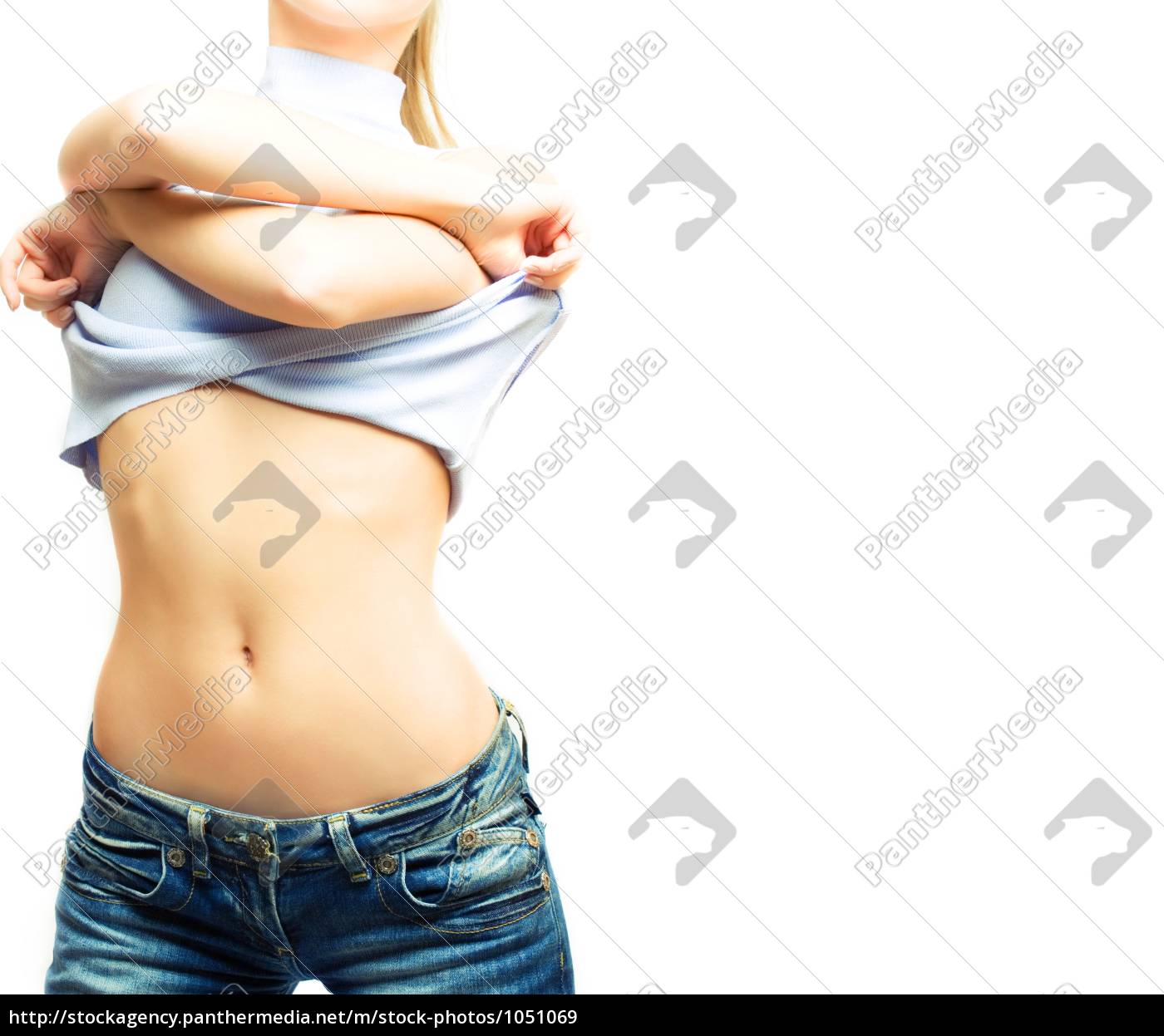 giovane donna che si spoglia - Foto stock #1051069 | Comprate Immagini RF  da Panthermedia