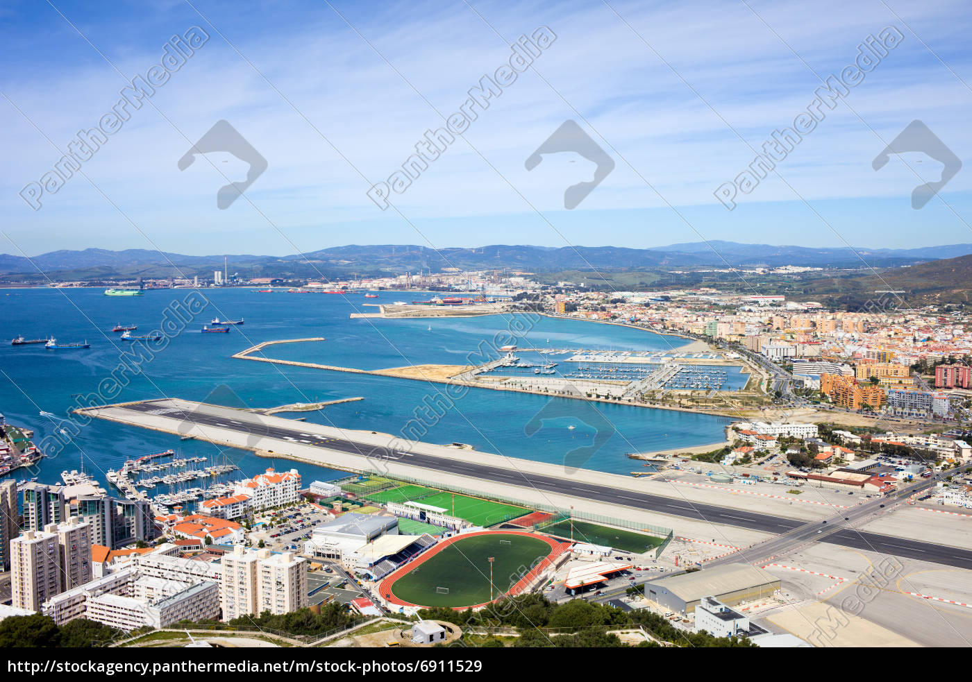 gibraltar start- und landebahn und la linea stadtbild - Stockfoto 6911529  | Bildagentur PantherMedia