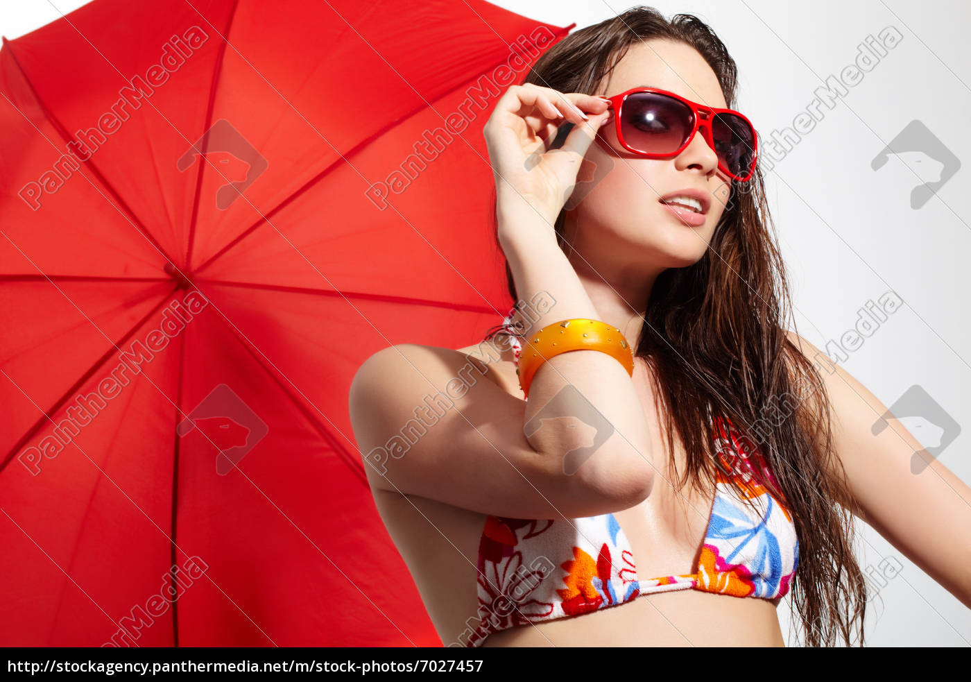 Chica con gafas de sol - Foto de archivo #7027457