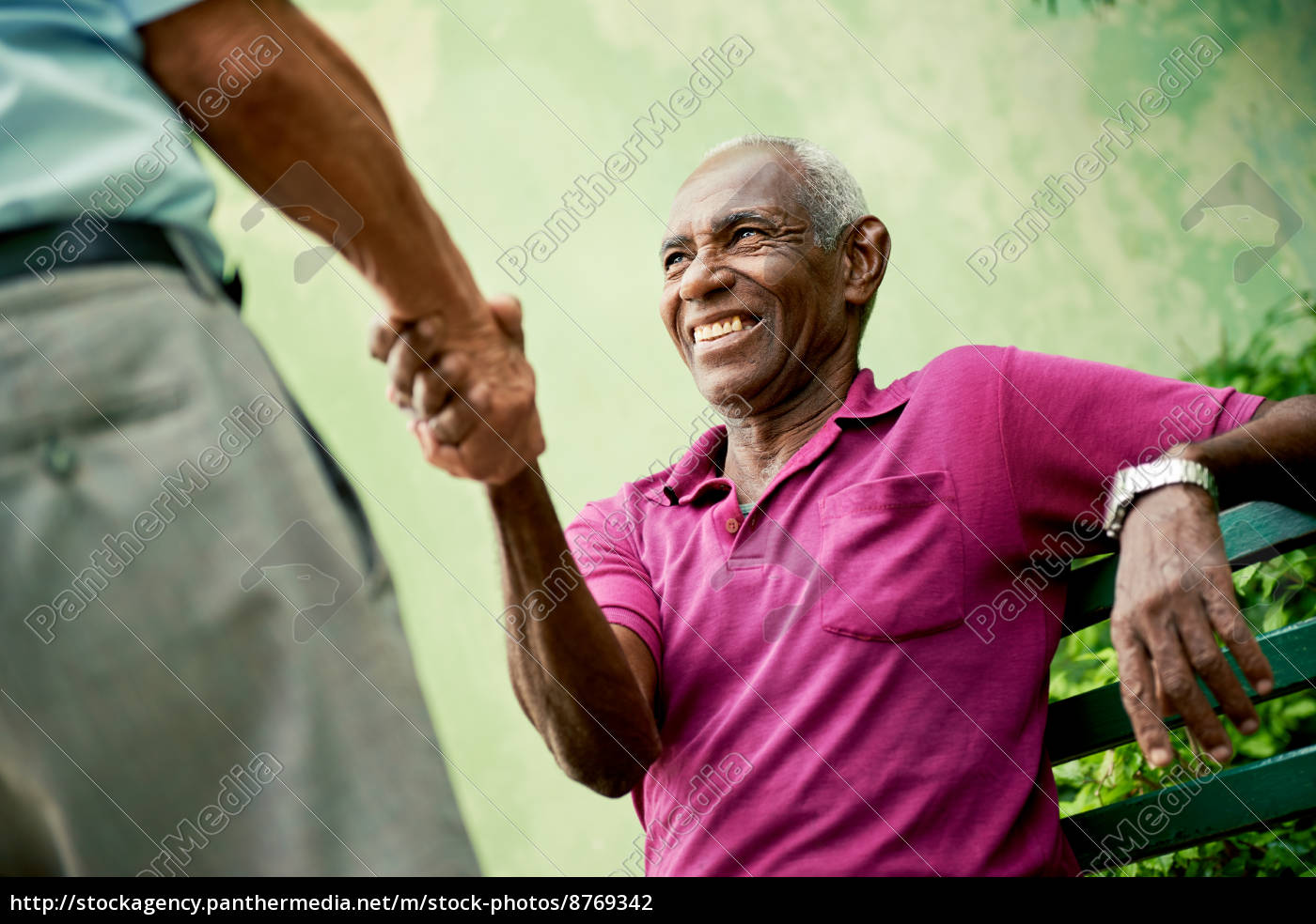 velhos homens negros e caucasianos reunião e - Stockphoto #8769342 | Banco  de Imagens Panthermedia