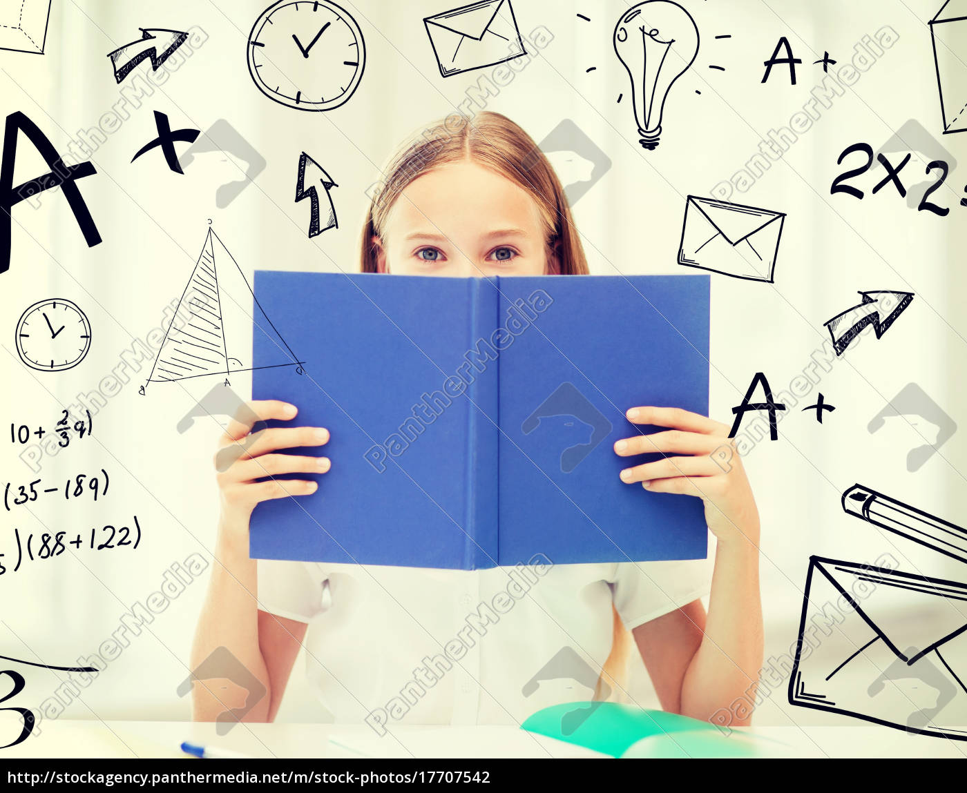 menina estudando e lendo livro na escola - Stockphoto #17707542 | Banco de  Imagens Panthermedia